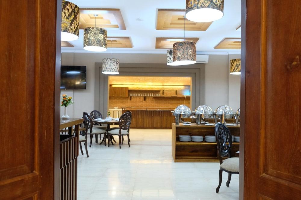 Mexolie Hotel Kebumen Dış mekan fotoğraf